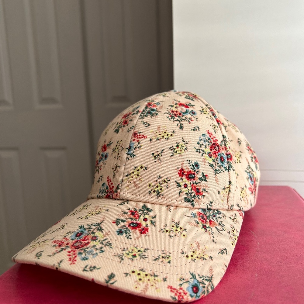 Wild fable flower hat
